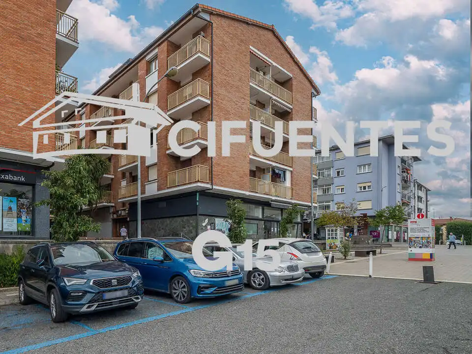 Außenansicht von Wohnung zum Verkauf in Usurbil mit Terrasse, Abstellraum und Balkon