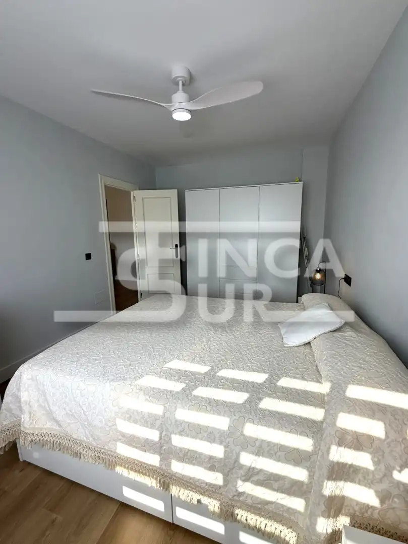 Habitación de Apartamento en venta en Roquetas de Mar con Amueblado, Horno y Lavadora