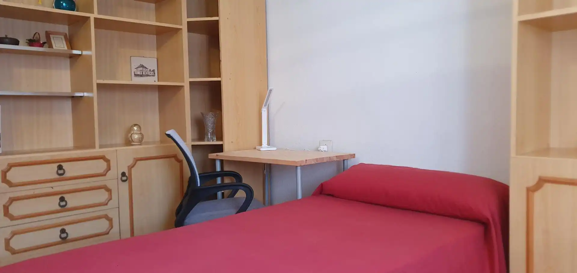 Habitación en Calle PRIMAVERA, Carolinas Altas