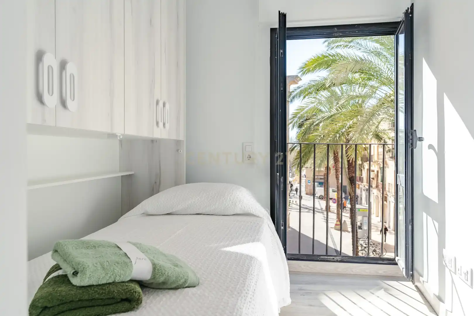 Habitación de Casa o chalet en venta en Vilanova i la Geltrú con Aire acondicionado y Alarma