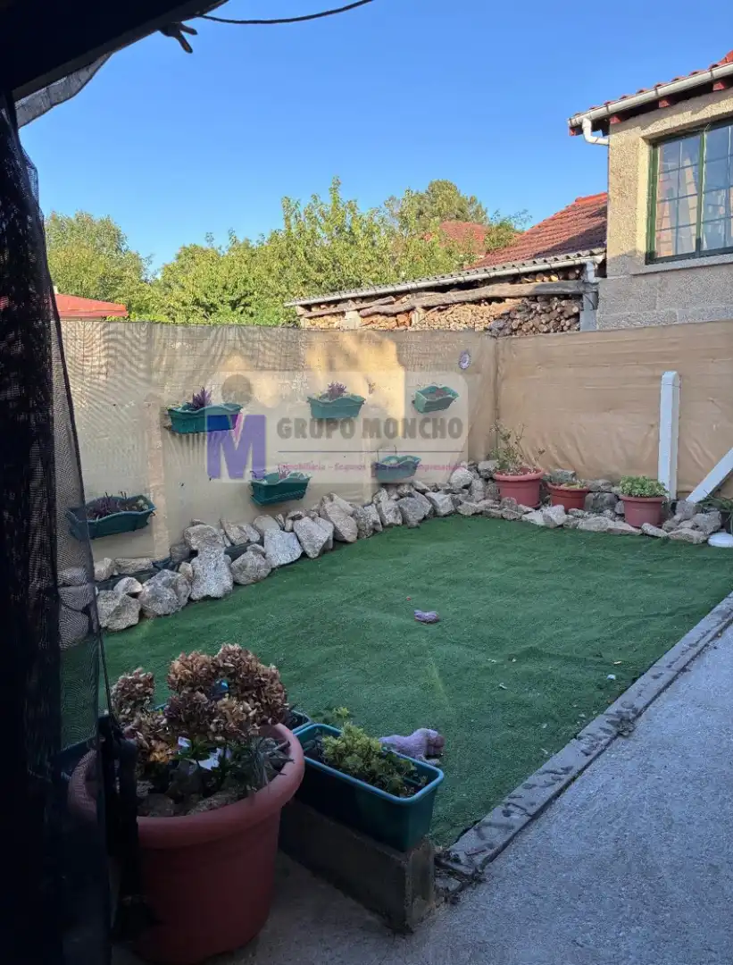 Jardín de Casa adosada en venta en Allariz con Calefacción, Jardín privado y Amueblado