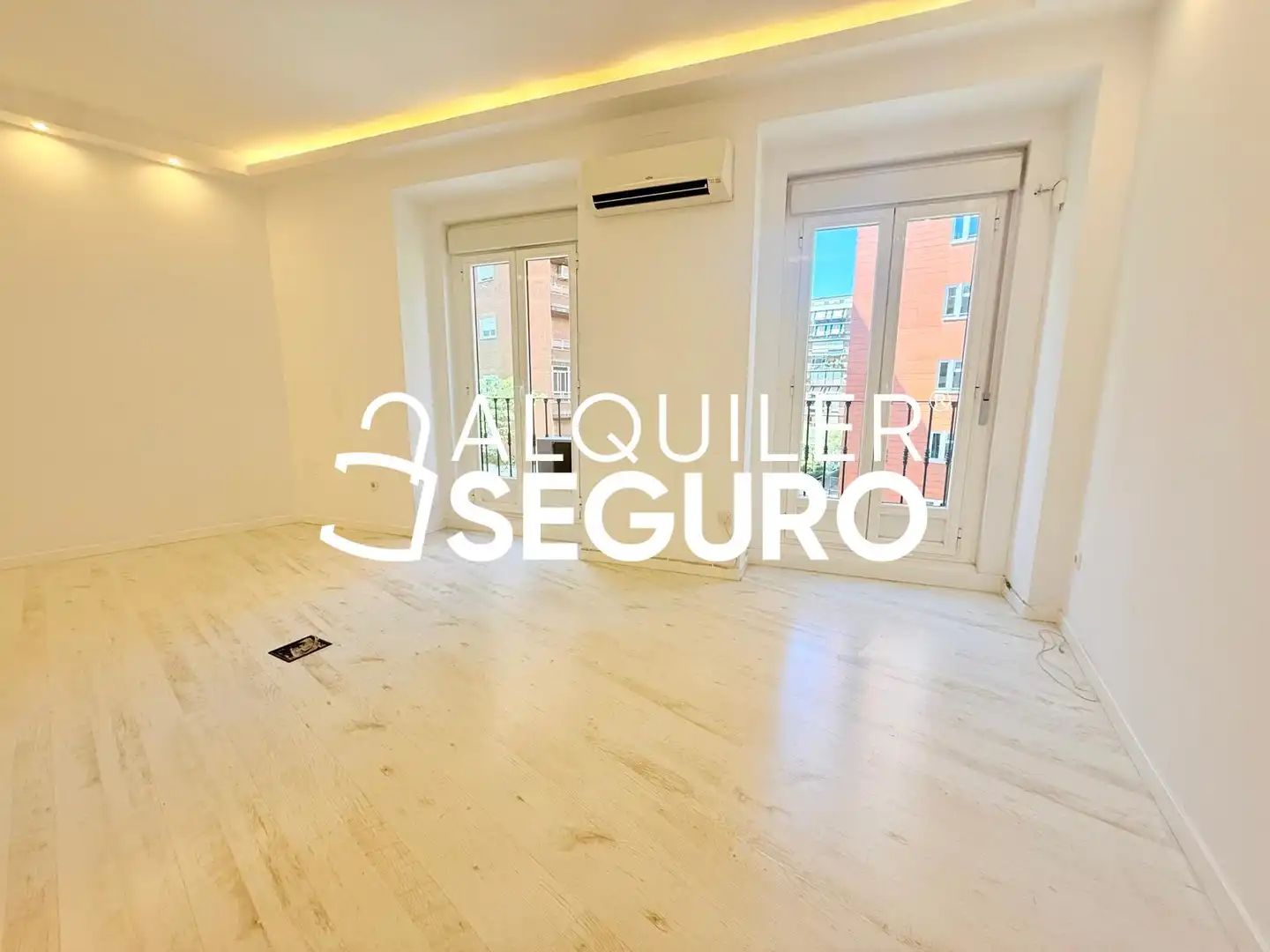 Flat for rent in Madrid  with Air Conditioner and Heating