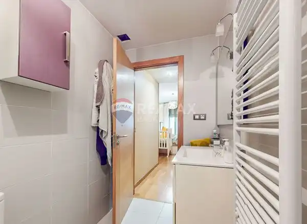 Baño de Piso en venta en Vigo  con Calefacción y Trastero