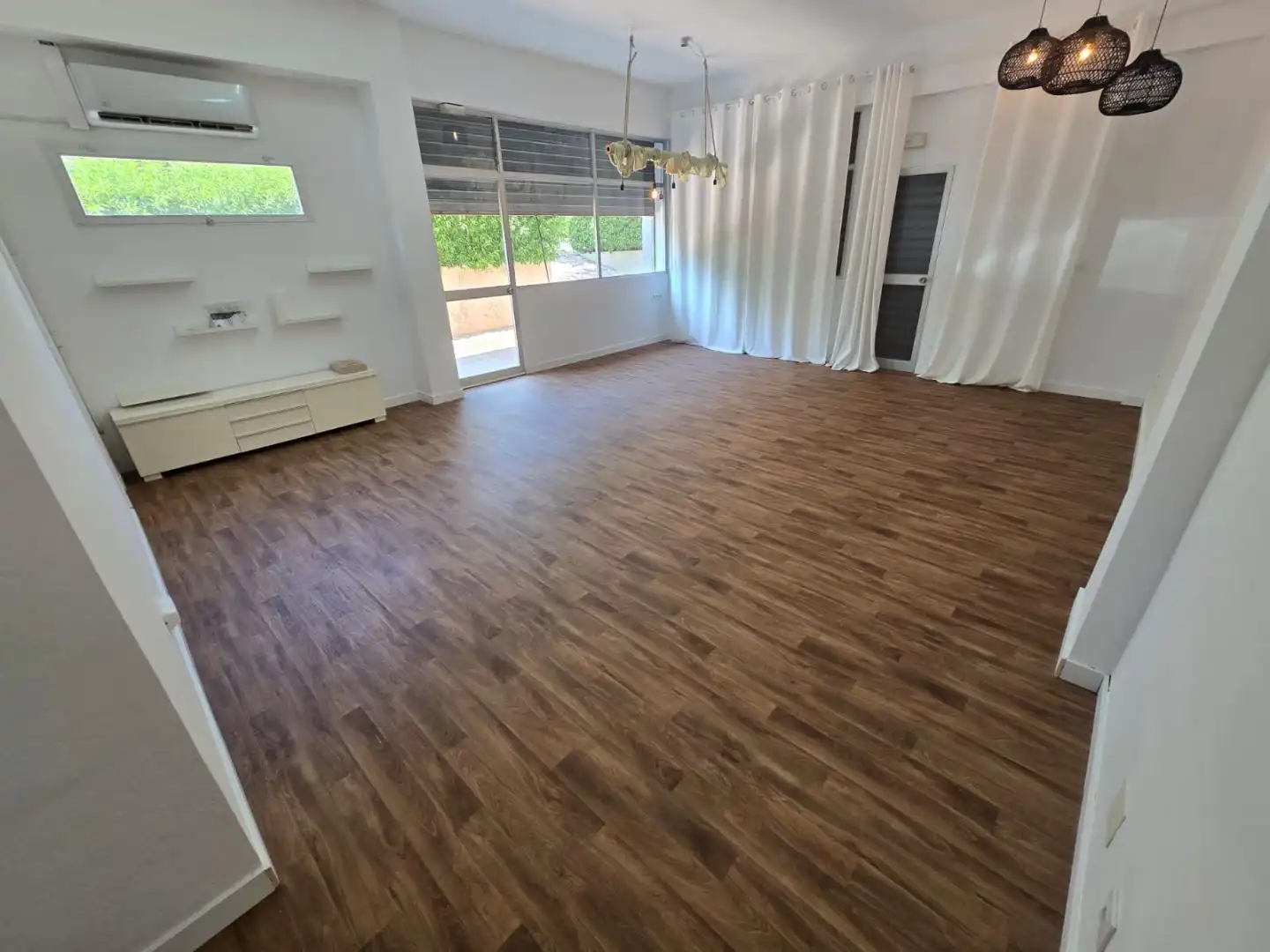 Local comercial en alquiler en Carrer de La Savina 5