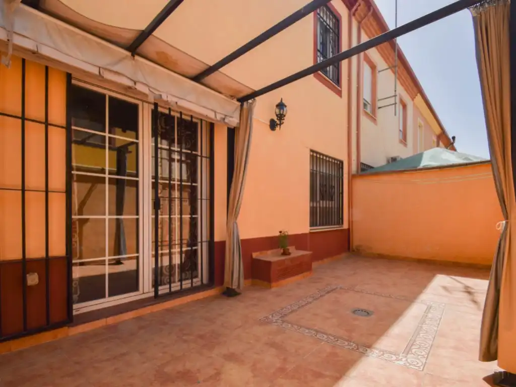 Terrassa de Casa adosada en venda en Alhendín amb Terrassa