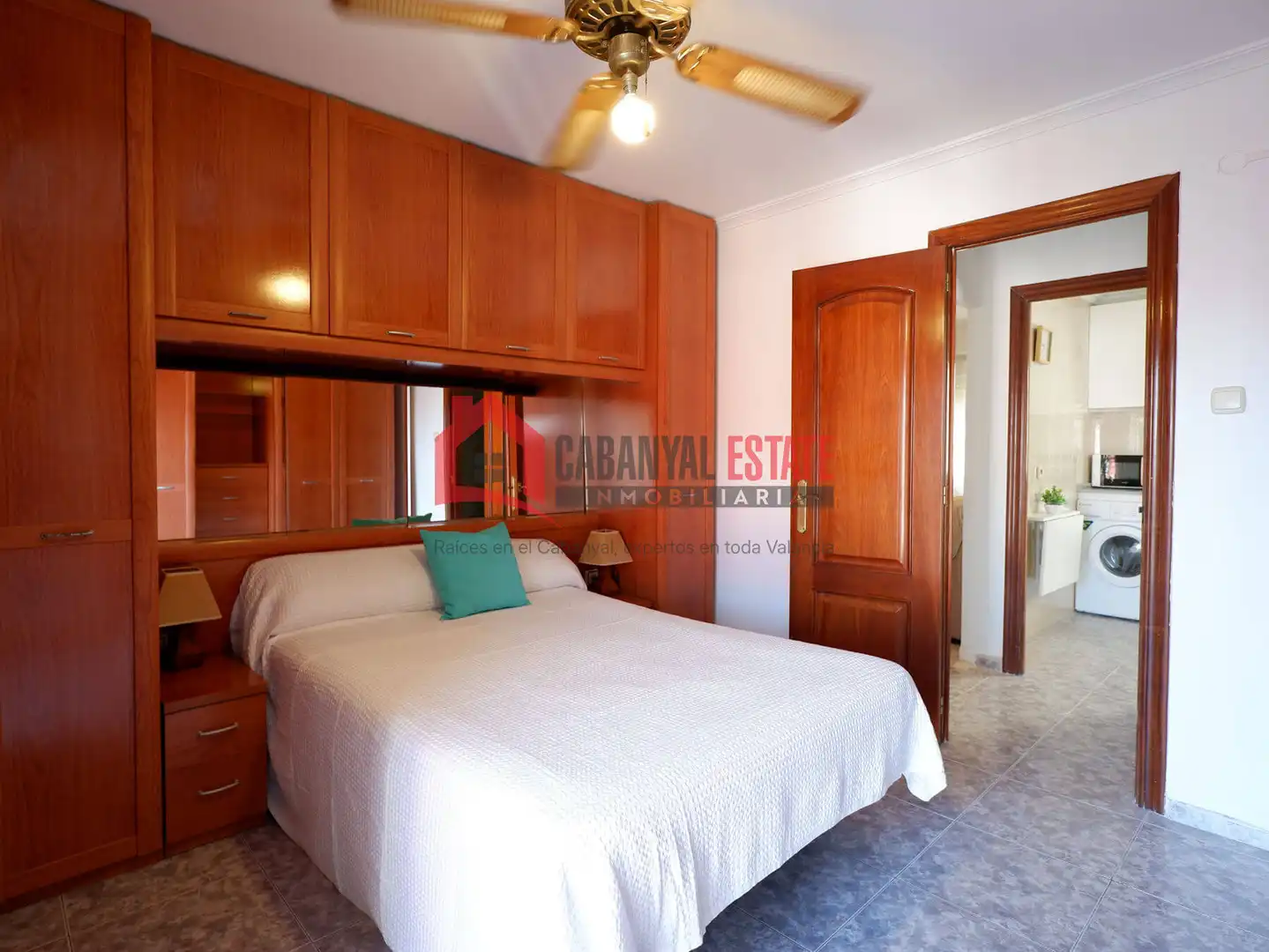 Habitación de Apartamento de alquiler en Valencia con Aire acondicionado, Amueblado y Balcón