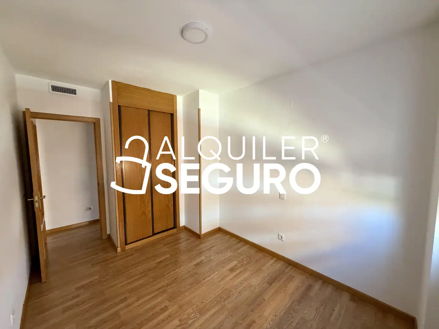 Habitación de Piso de alquiler en Valdemoro con Aire acondicionado, Calefacción y Piscina