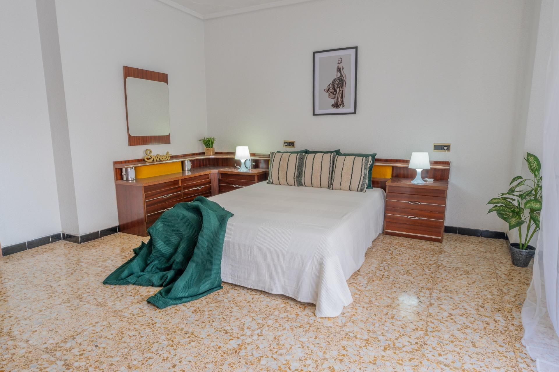 Bedroom of Flat for sale in Elche / Elx  with Air Conditioner and Balcony