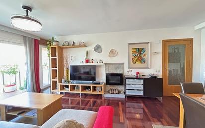 Living room of Flat for sale in Sant Quirze del Vallès  with Heating, Furnished and Washing machine