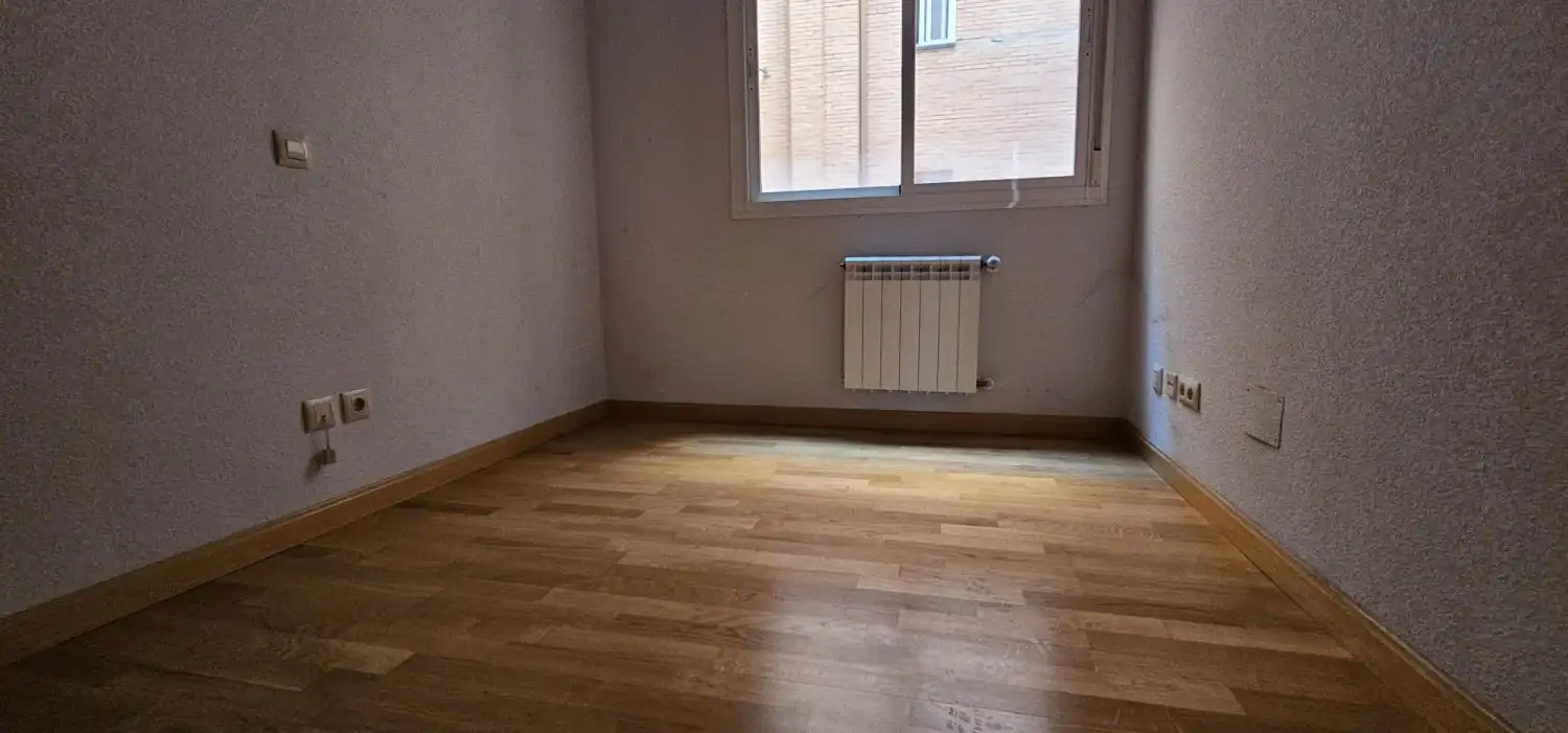 Dormitori de Pis en venda en Valdemoro amb Aire condicionat, Terrassa i Traster