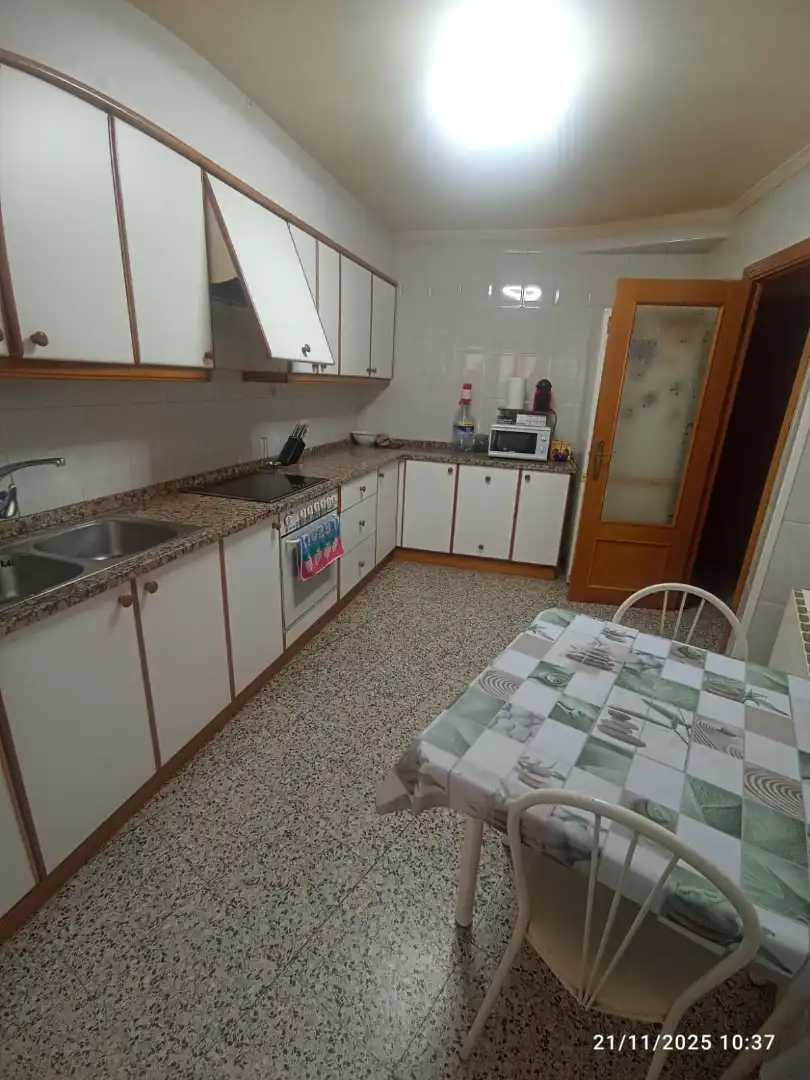 Cuina de Pis en venda en Berga amb Calefacció, Traster i Balcó