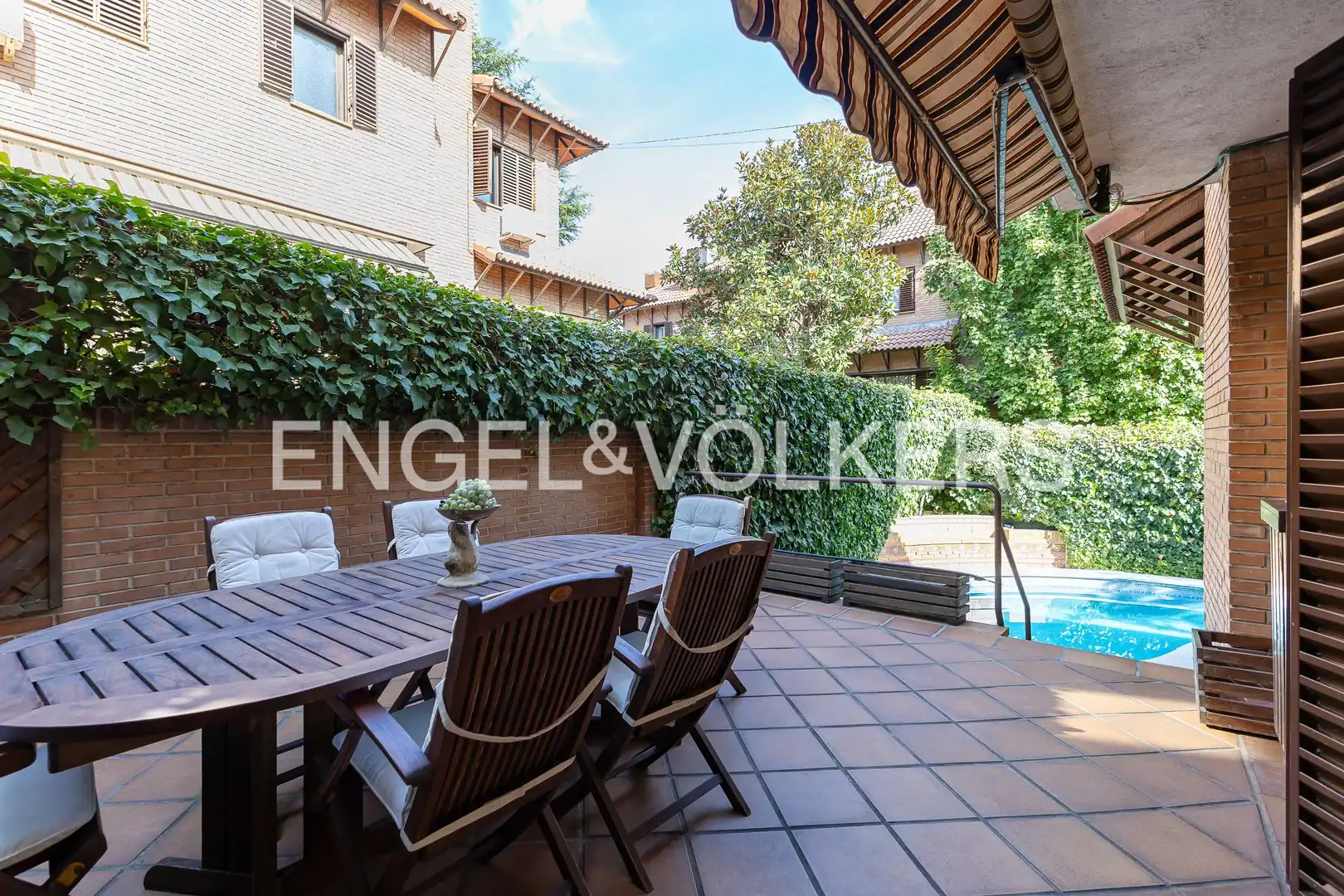 Terraza de Casa adosada en venta en Madrid con Aire acondicionado, Calefacción y Jardín privado