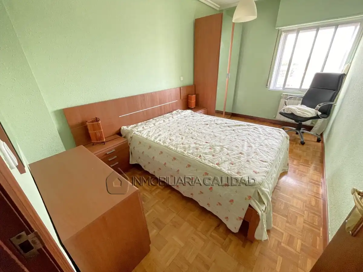Bedroom of Flat for rent in Burgos  with Heating and Furnished