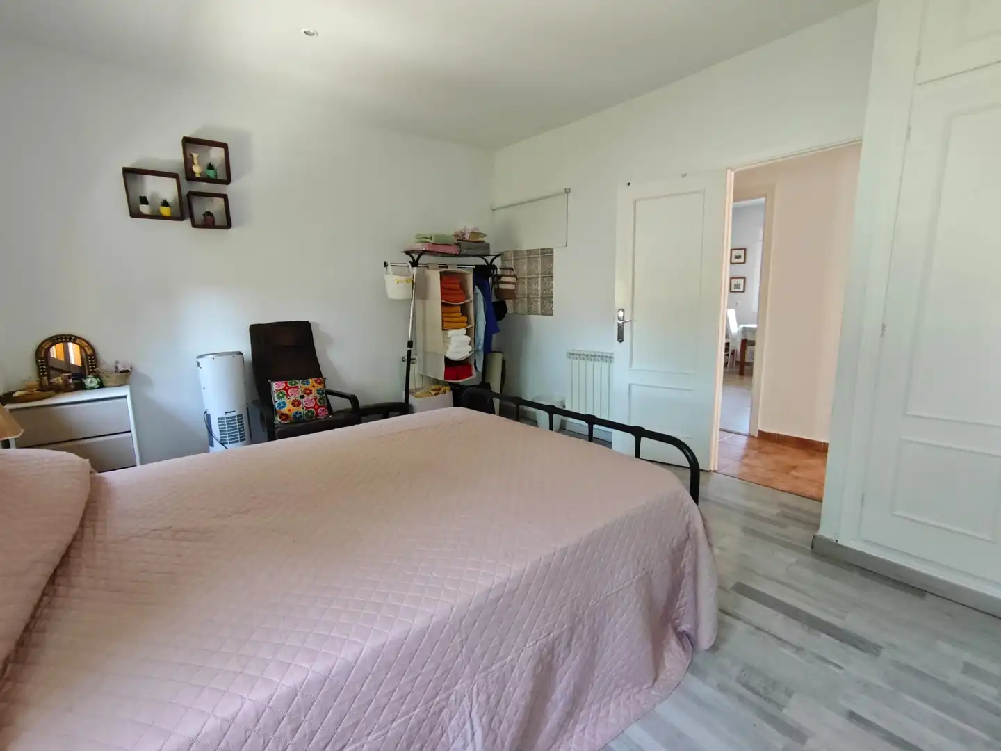 Habitación de Casa o chalet en venta en Sevilla la Nueva con Aire acondicionado, Calefacción y Jardín privado