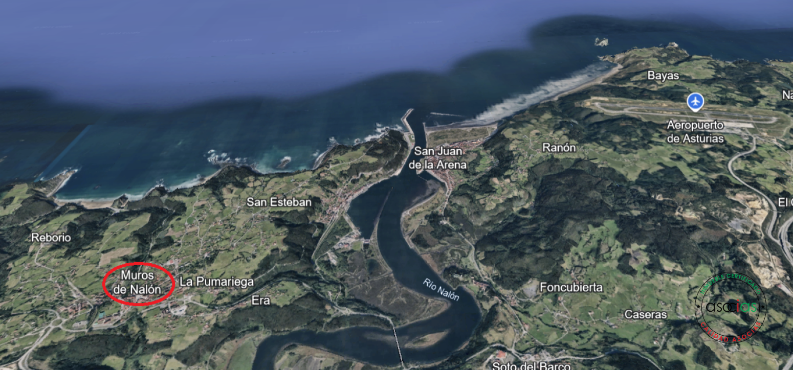 Casa adosada en venda en Muros de Nalón