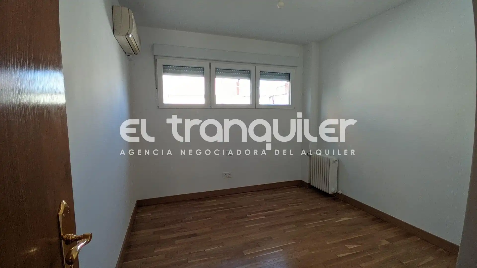 Schlafzimmer von Wohnung zum Verkauf in Madrid mit Klimaanlage, Parkett und Terrasse