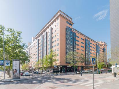 Vista exterior de Pis en venda en  Madrid Capital amb Aire condicionat, Calefacció i Jardí privat