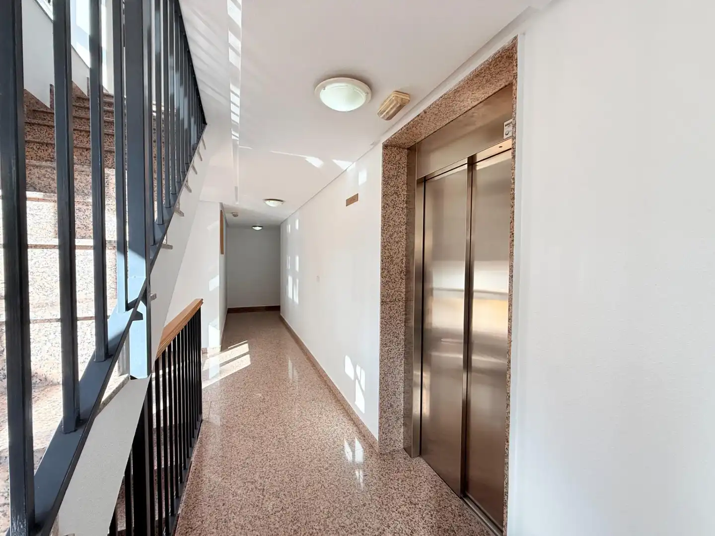Wohnung zum Verkauf in Santomera mit Terrasse, Abstellraum und Balkon