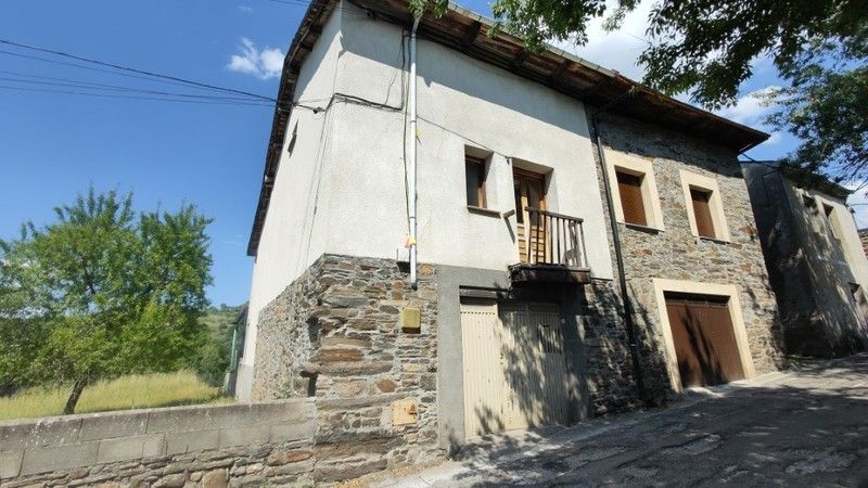 Vista exterior de Casa o xalet en venda en Ponferrada