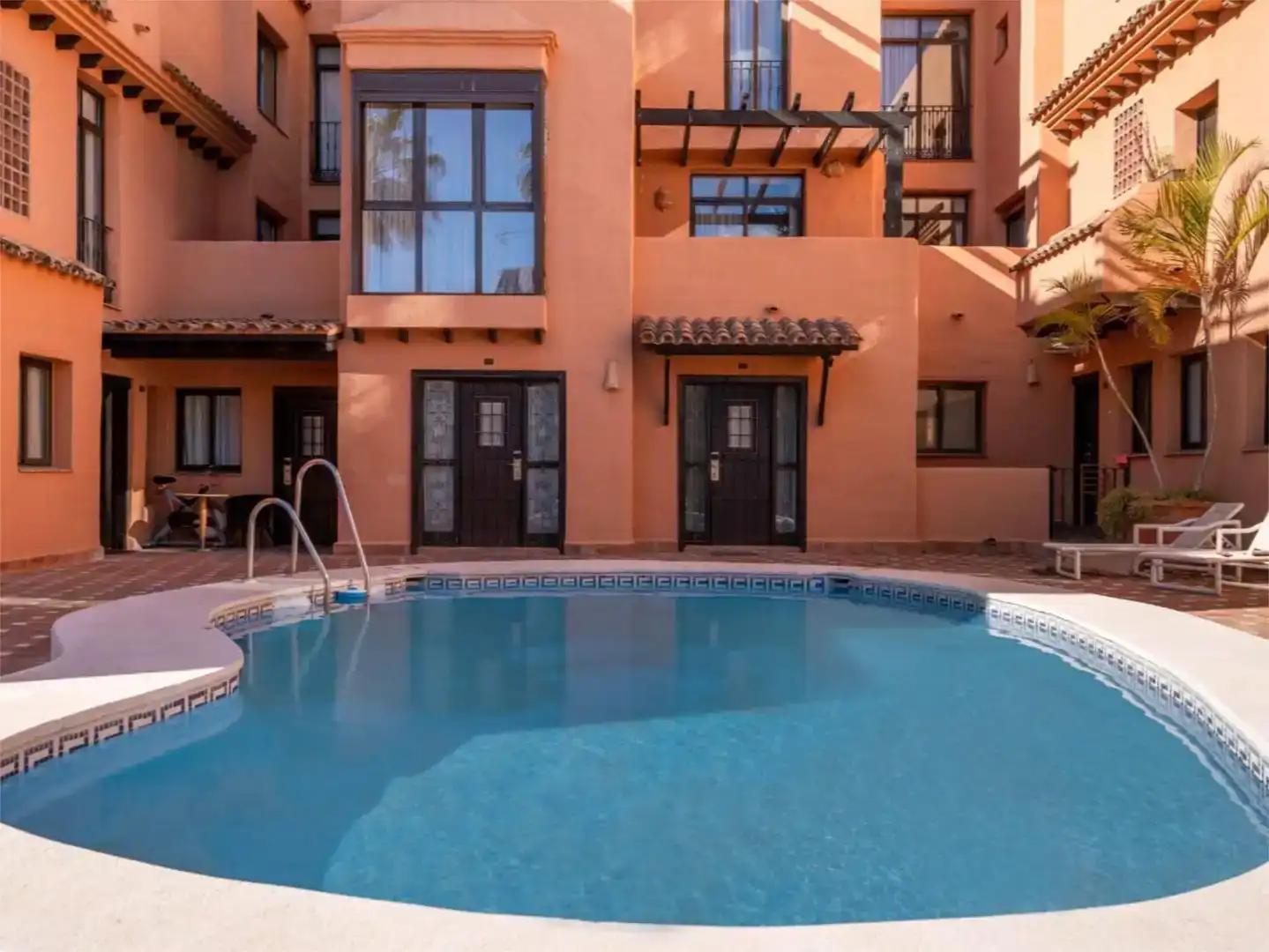 Piscina de Apartament en venda en Estepona