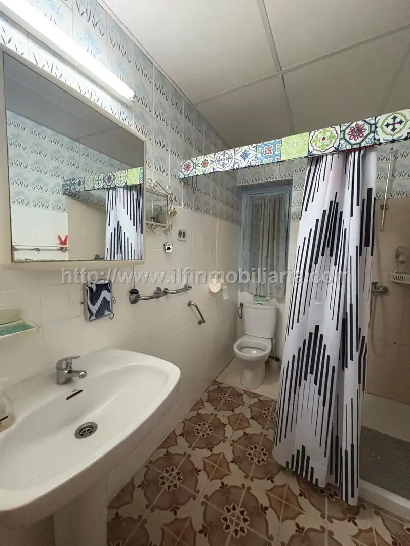 Baño de Piso en venta en  Palma de Mallorca con Terraza, TV y Balcón