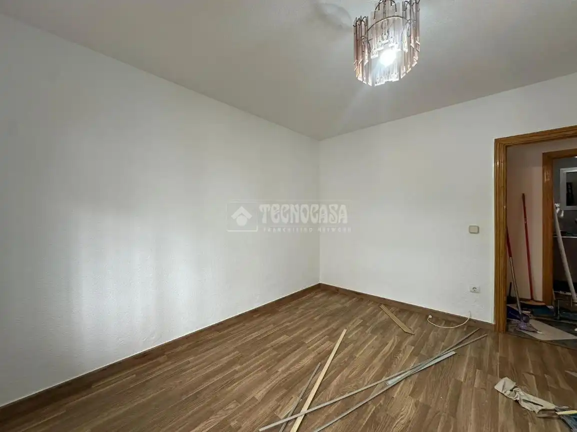 Bedroom of Flat for sale in Alcalá de Henares