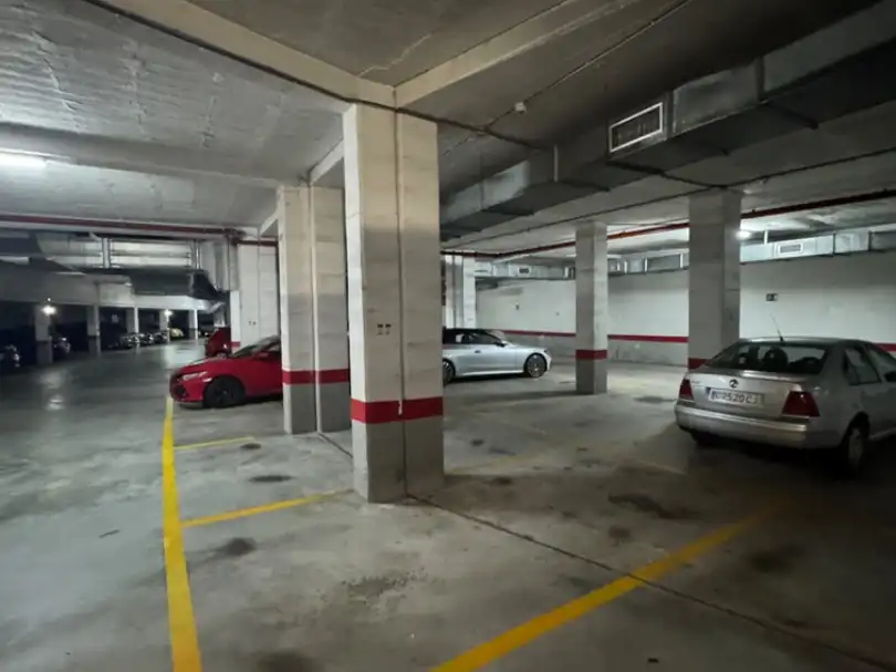 Parkplatz von Garage zur Miete in A Coruña Capital 