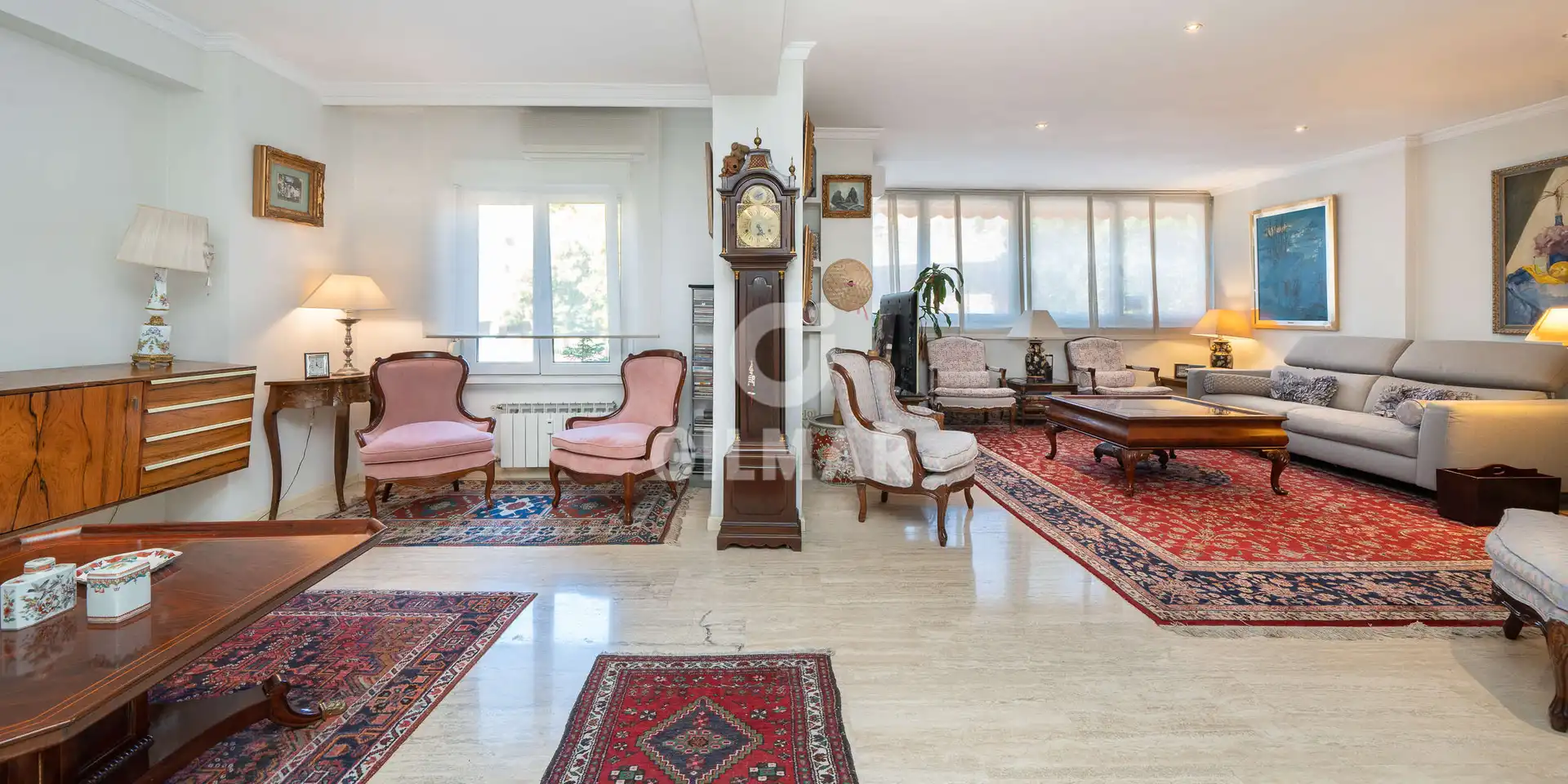 Sala d'estar de Pis en venda en Madrid amb Calefacció i Jardí privat