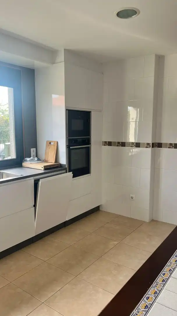 Cocina de Casa o chalet en venta en Oleiros con Jardín privado y Amueblado