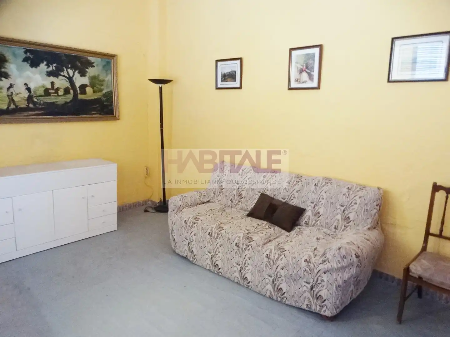 Sala d'estar de Casa adosada en venda en Xàtiva amb Traster i Moblat
