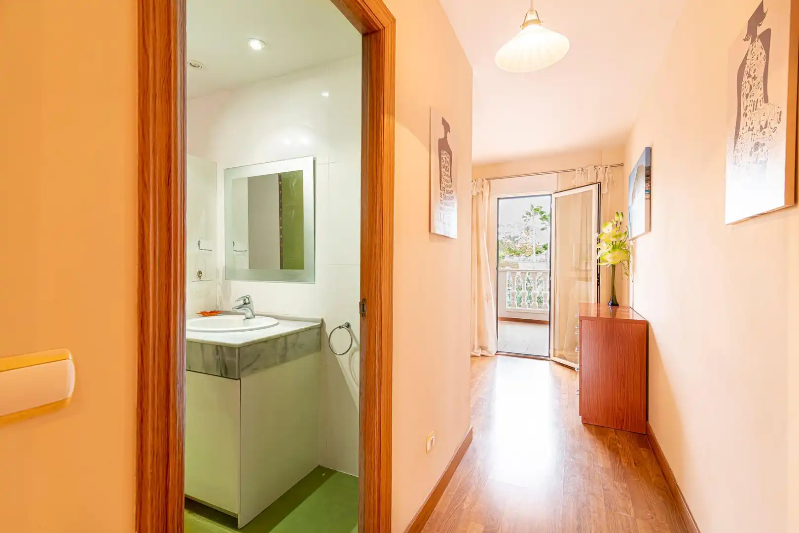 Piso de alquiler en Arona con Terraza, Amueblado y Piscina comunitaria
