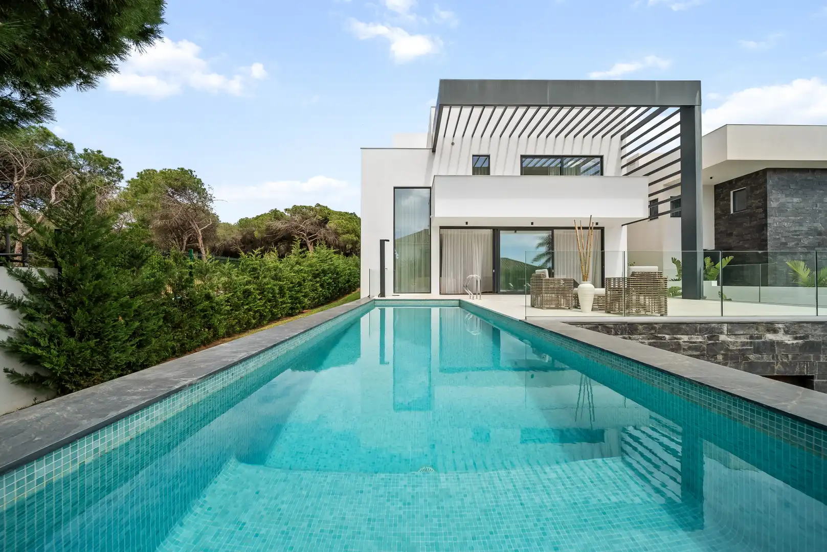 Descubre el lujo y la comodidad en esta impresionante villa contemporánea en Marbesa!, imatge 3