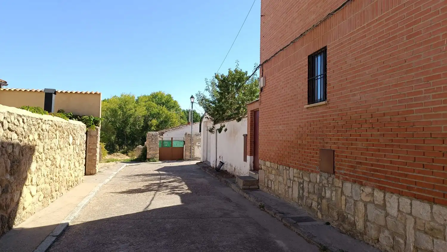 Vista exterior de Casa o chalet en venta en Muñoveros, Segovia