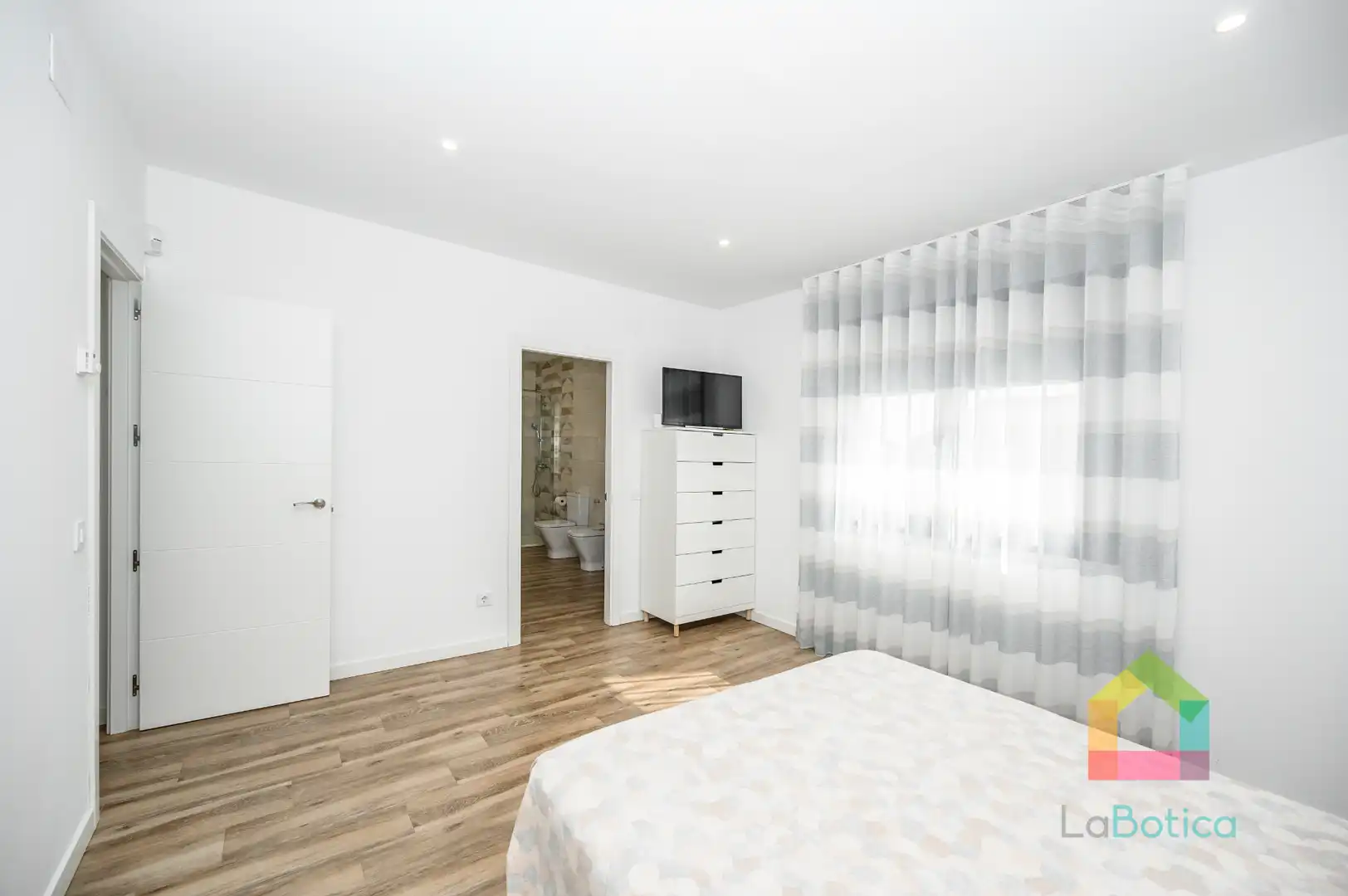 Dormitori de Casa o xalet en venda en Olías del Rey amb Aire condicionat, Calefacció i Terrassa