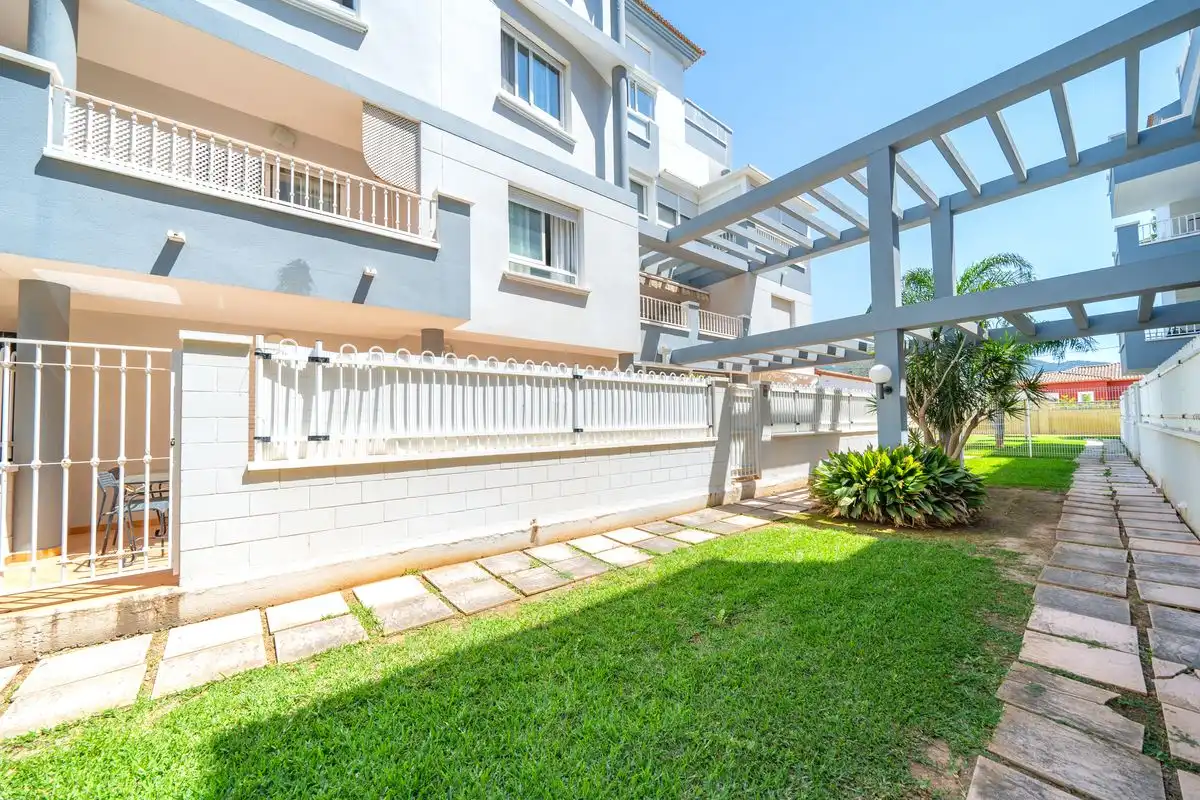 Außenansicht von Erdgeschoss zum Verkauf in Dénia mit Klimaanlage, Heizung und Terrasse