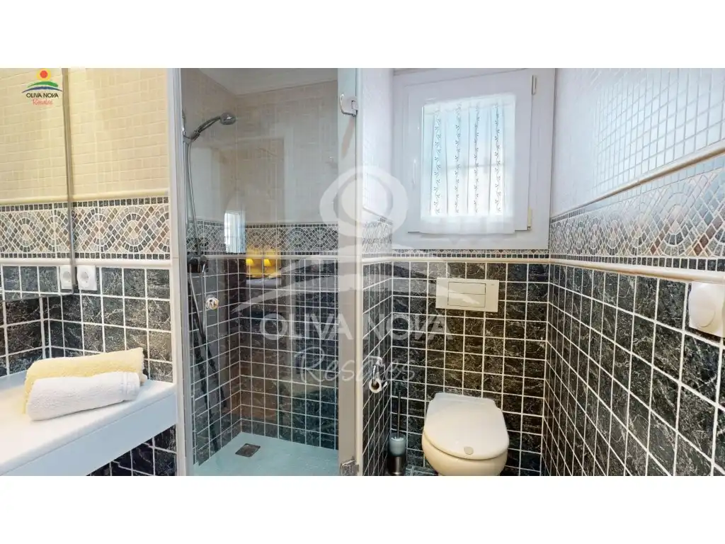 Baño de Casa o chalet en venta en Oliva con Jardín privado