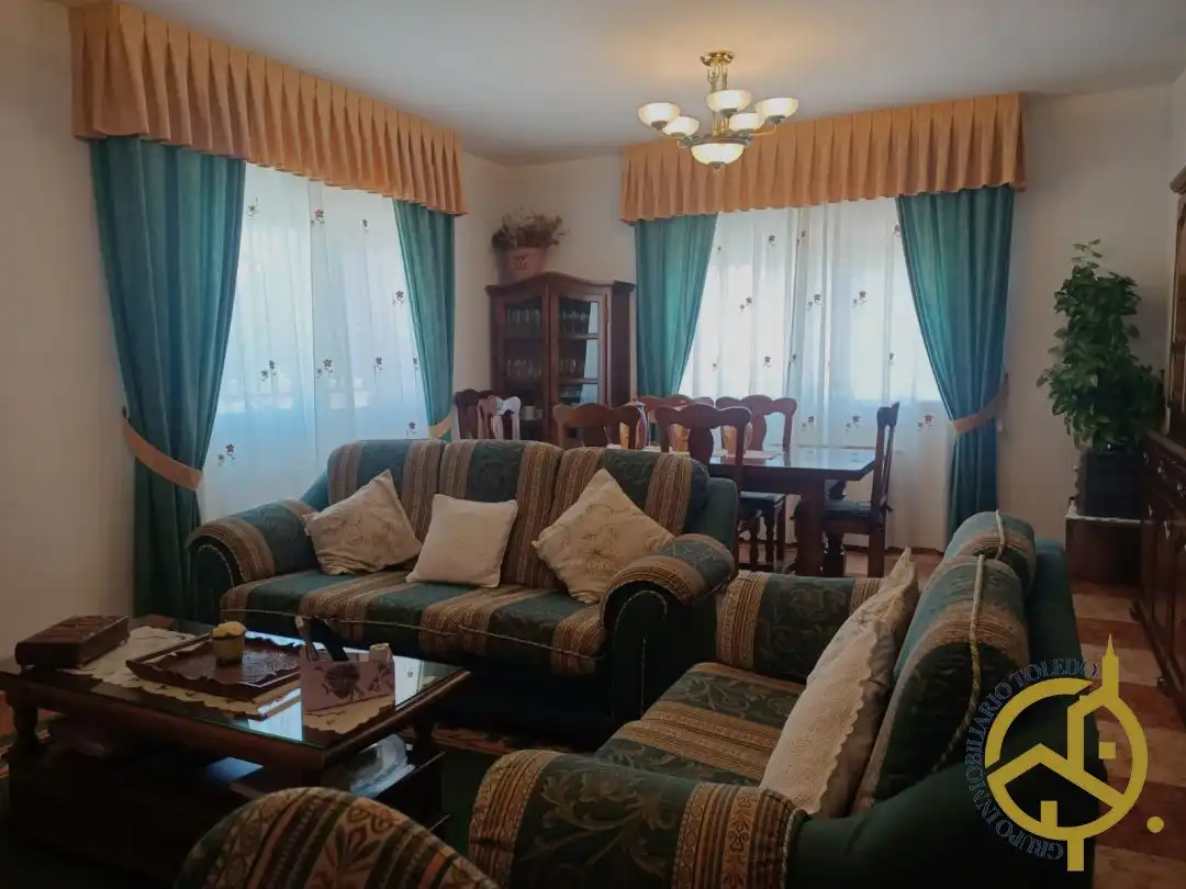 Sala d'estar de Casa o xalet en venda en El Viso de San Juan amb Aire condicionat, Calefacció i Jardí privat