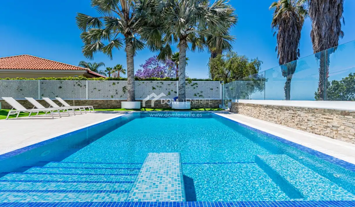 Piscina de Casa o chalet en venta en Adeje con Jardín privado, Terraza y Trastero