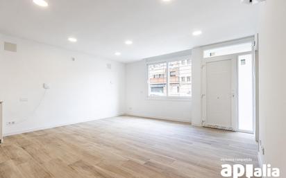 Living room of Flat for sale in Sabadell  with Heating and Oven