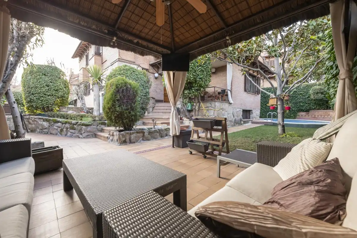 Terraza de Casa adosada en venta en Madrid con Aire acondicionado, Calefacción y Jardín privado