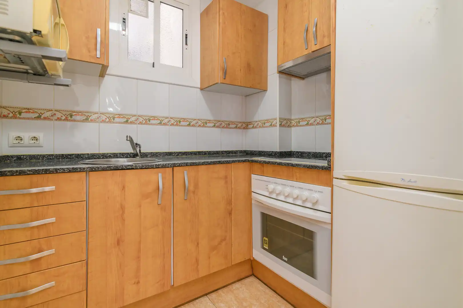 Kitchen of Flat for sale in Barcelona  with Parquet flooring, Terrace and Balcony