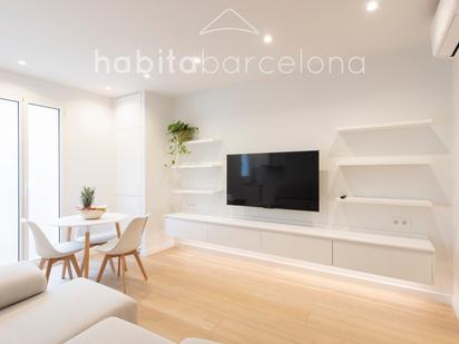 Living room of Flat to rent in  Barcelona Capital  with Air Conditioner, Heating and Parquet flooring