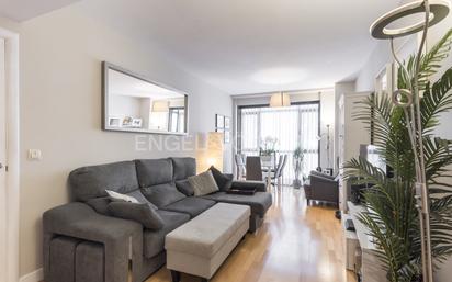 Sala d'estar de Apartament en venda en  Madrid Capital amb Aire condicionat, Calefacció i Terrassa