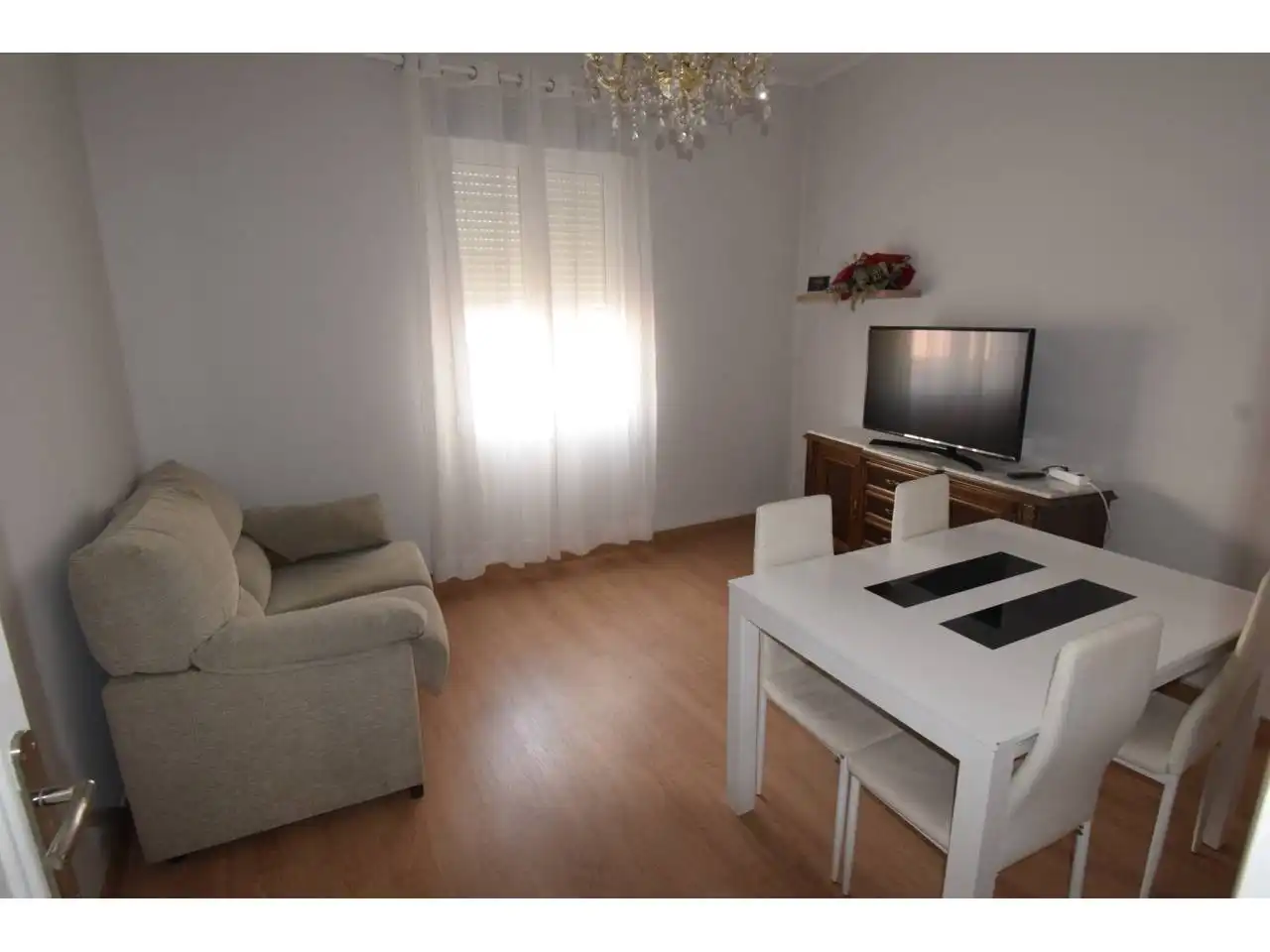 Wohnzimmer von Wohnung zur Miete in León Capital  mit Heizung, Parkett und Möbliert