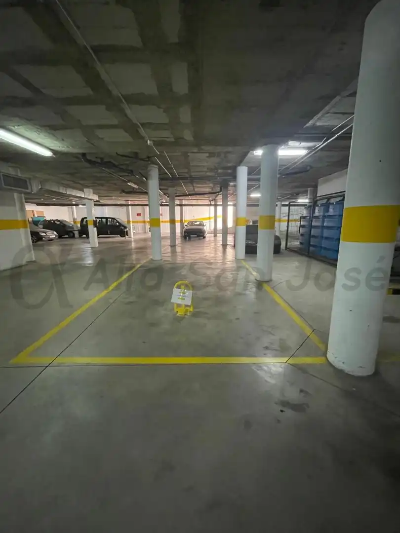 Parking of Garage for rent in La Rinconada