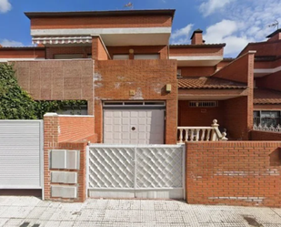 Vista exterior de Casa o xalet en venda en Seseña amb Jardí privat