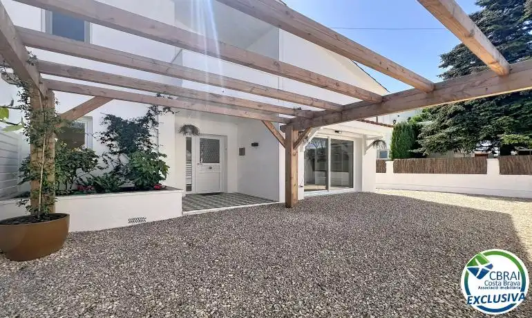 Terrassa de Casa o xalet en venda en Empuriabrava amb Aire condicionat, Calefacció i Jardí privat