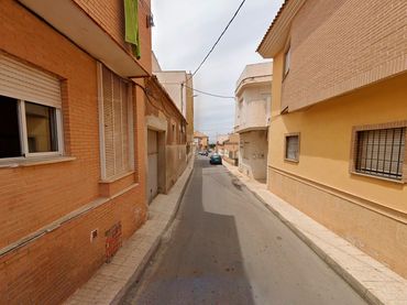 Terraced house for sale in Calle Torrijos