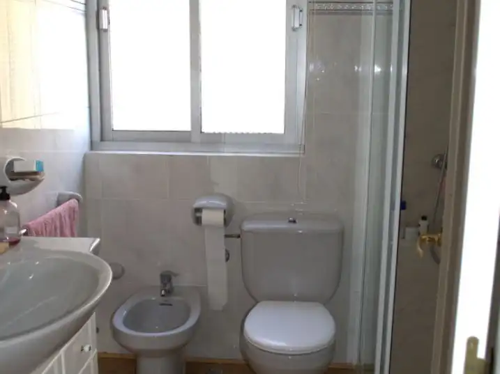 Badezimmer von Wohnung zum Verkauf in  Madrid Capital mit Klimaanlage