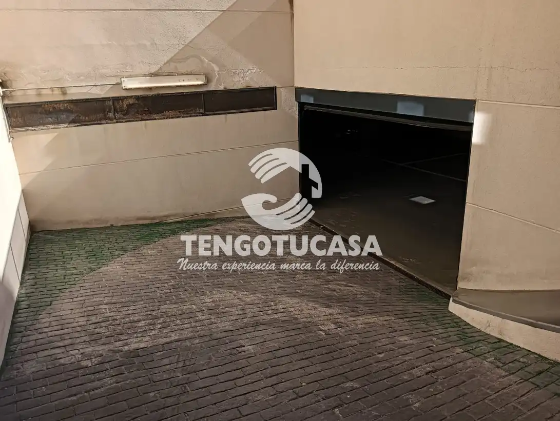 Parking de Piso en venta en Madrid con Aire acondicionado, Calefacción y Trastero